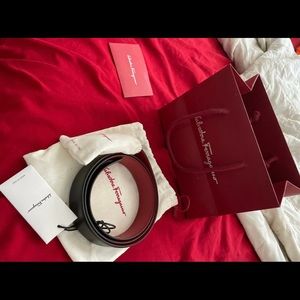 Mens reversible red/black Salvatore Ferragamo belt